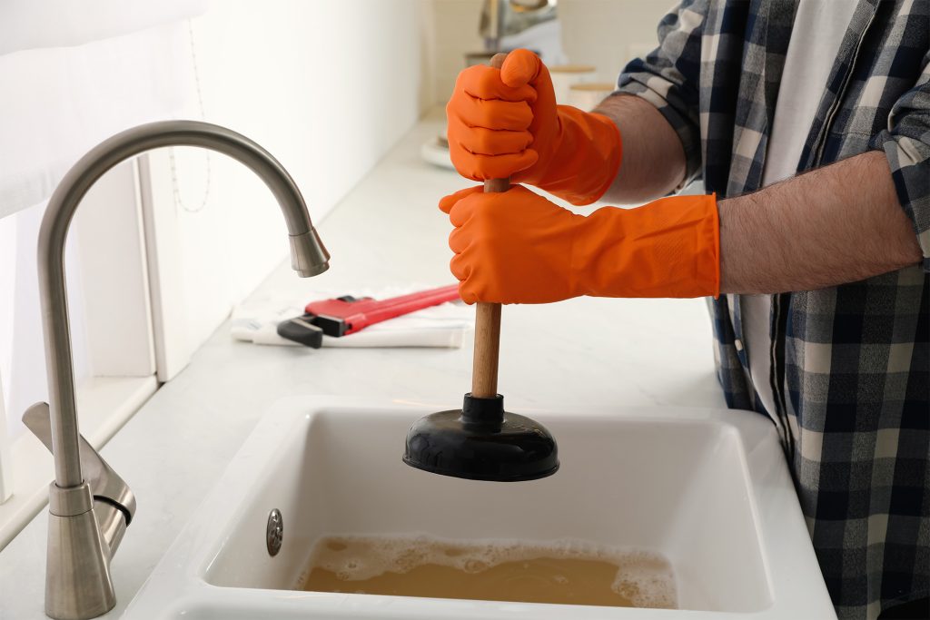 5 Common Signs of a Clogged Drain