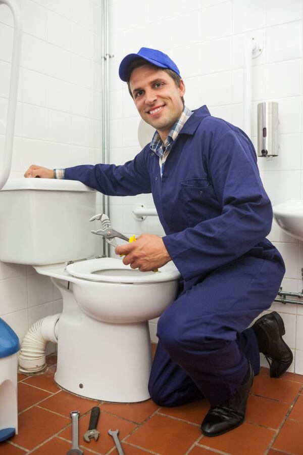 Should You Try a Drain Snake? A First-Timer’s Guide to Unclogging Toilets